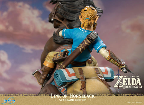 The Legend of Zelda: Breath of the Wild - Link on Horseback (Standard Edition)