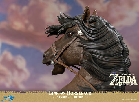 The Legend of Zelda: Breath of the Wild - Link on Horseback (Standard Edition)