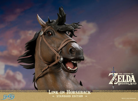 The Legend of Zelda: Breath of the Wild - Link on Horseback (Standard Edition)