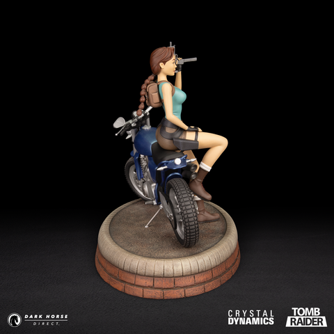 TOMB RAIDER: Lara Croft - Classic Motorbike Premium Statue