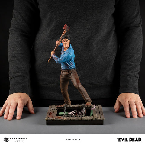 The Evil Dead: Ash Statue