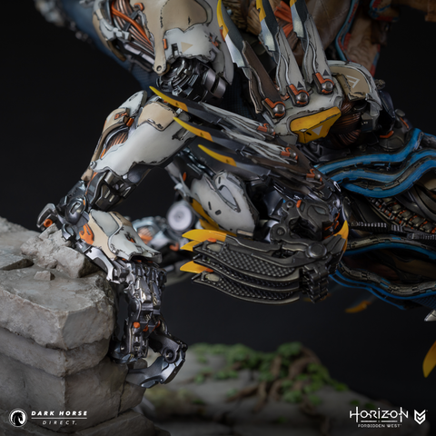 Horizon Forbidden West: Aloy on Clawstrider 1:9 Scale Premium Statue