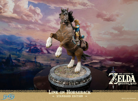 The Legend of Zelda: Breath of the Wild - Link on Horseback (Standard Edition)