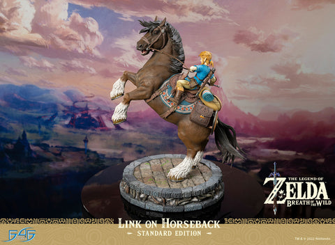 The Legend of Zelda: Breath of the Wild - Link on Horseback (Standard Edition)