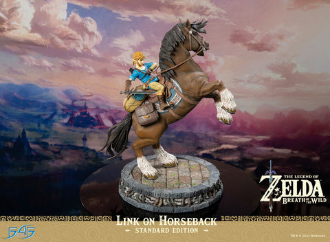 The Legend of Zelda: Breath of the Wild - Link on Horseback (Standard Edition)