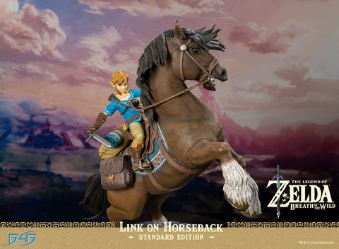 The Legend of Zelda: Breath of the Wild - Link on Horseback (Standard Edition)