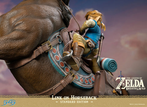 The Legend of Zelda: Breath of the Wild - Link on Horseback (Standard Edition)