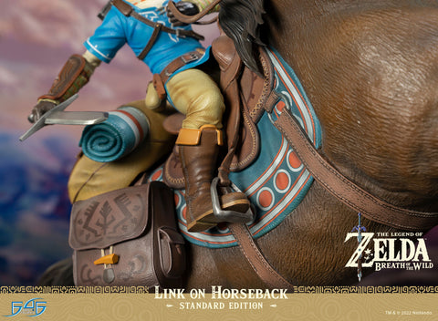 The Legend of Zelda: Breath of the Wild - Link on Horseback (Standard Edition)