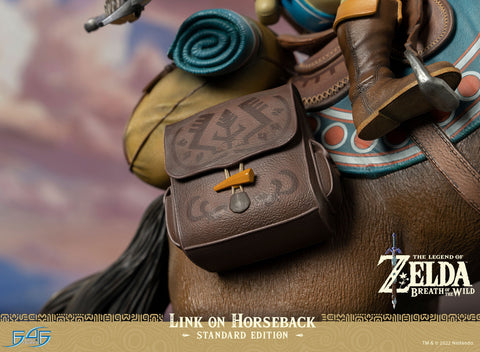 The Legend of Zelda™: Breath of The Wild - Link on Horseback (Exclusive  Edition)