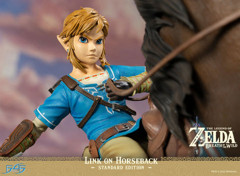 The Legend of Zelda: Breath of the Wild - Link on Horseback (Standard Edition)