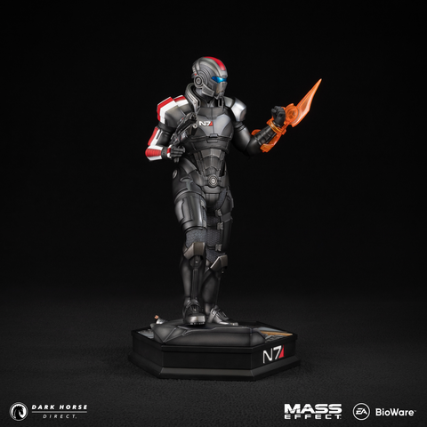 Mass Effect: Commander John Shepard 1/6th Scale Statue