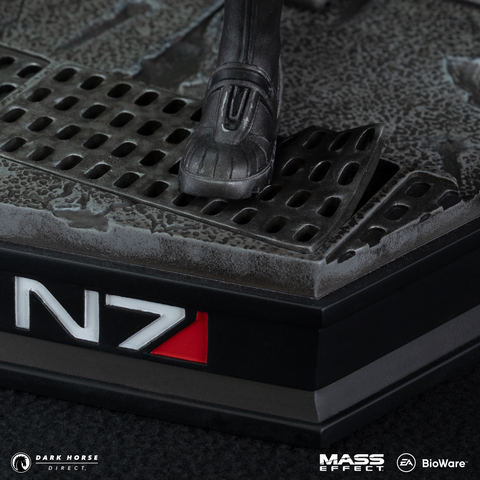 Mass Effect: Commander Jane Shepard 1/6 Scale Statue