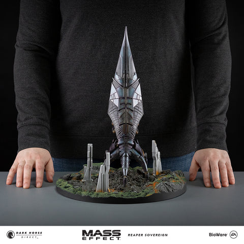 Mass Effect: Reaper Sovereign Ship 14" Replica